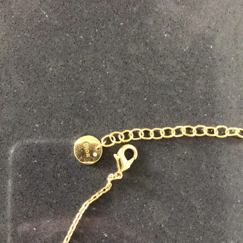 Dio(r)evolution Necklace (box included) - Picture 4 of 5